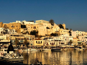 Naxos Port central apartment 3 min to the beach